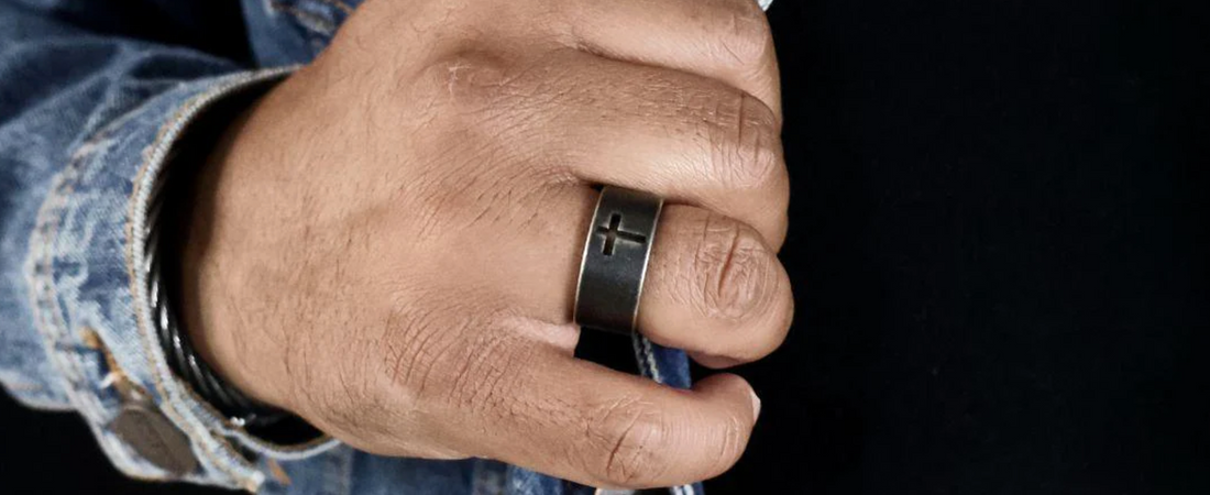 Anillos de acero inoxidable para hombre: elegancia, estilo y carácter en cada detalle